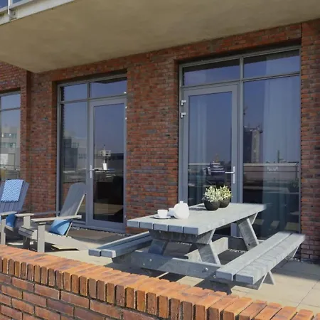 Appealing In With Balcony Terrace *